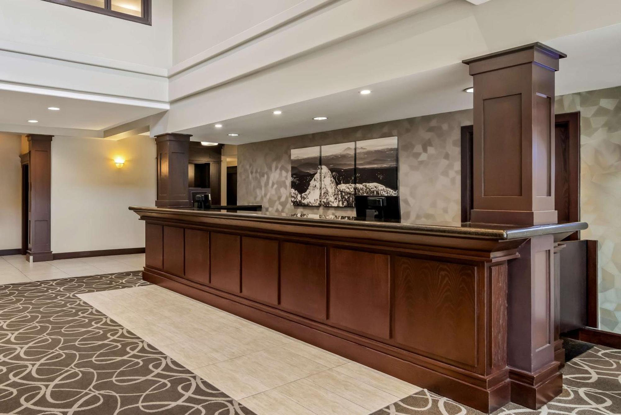 Best Western Plus Pitt Meadows Inn & Suites Exterior foto