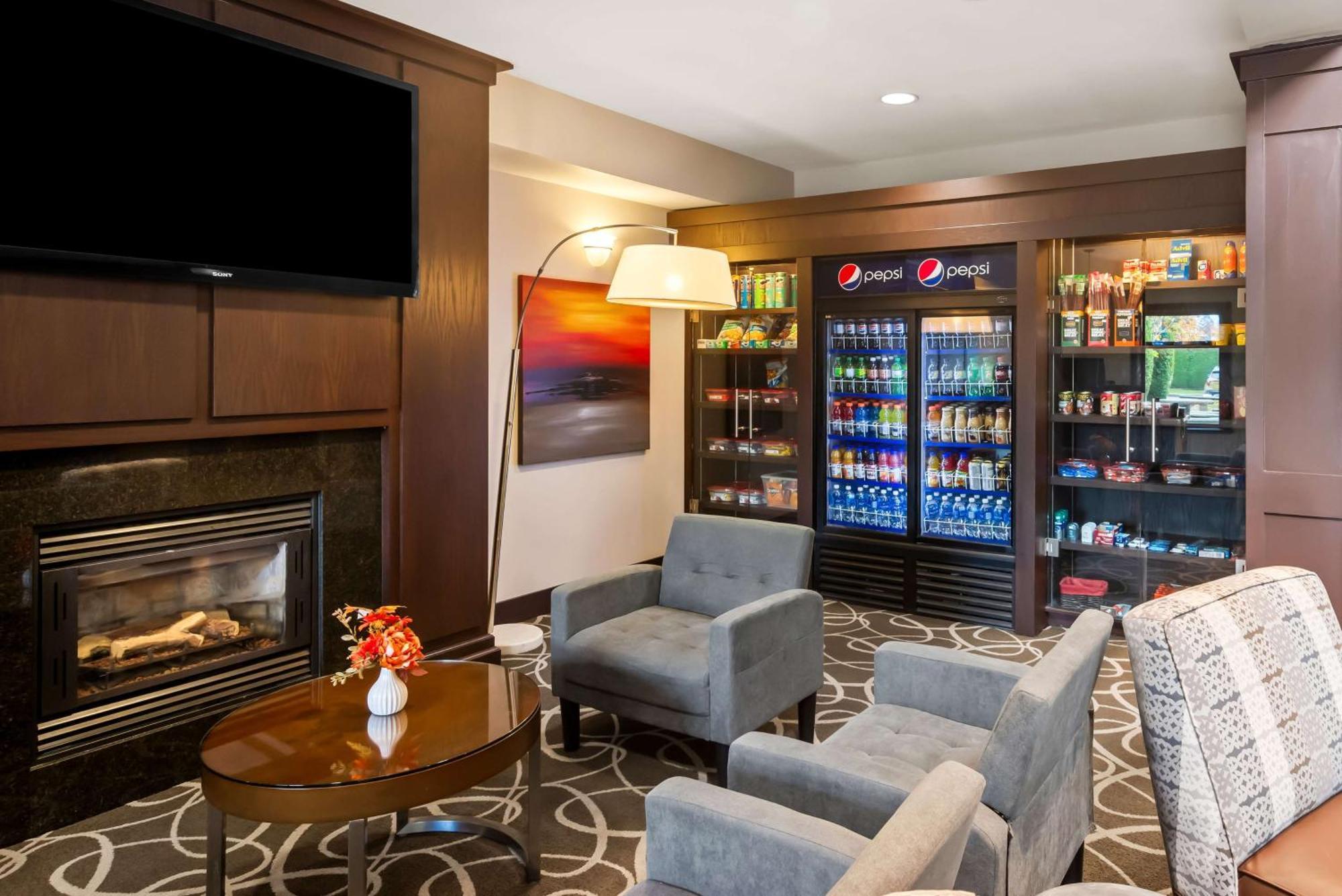 Best Western Plus Pitt Meadows Inn & Suites Exterior foto