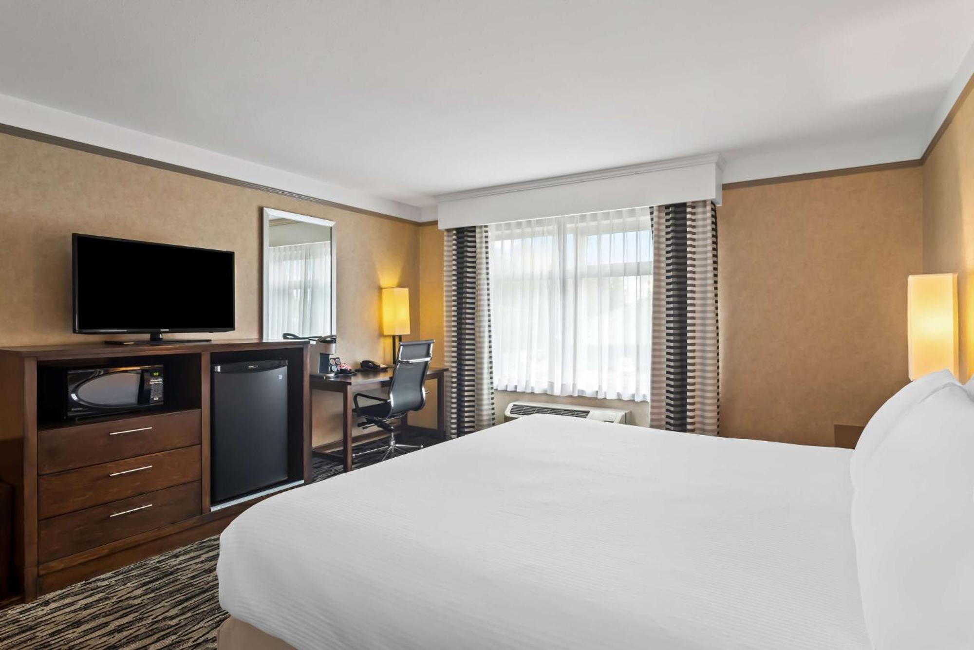 Best Western Plus Pitt Meadows Inn & Suites Exterior foto