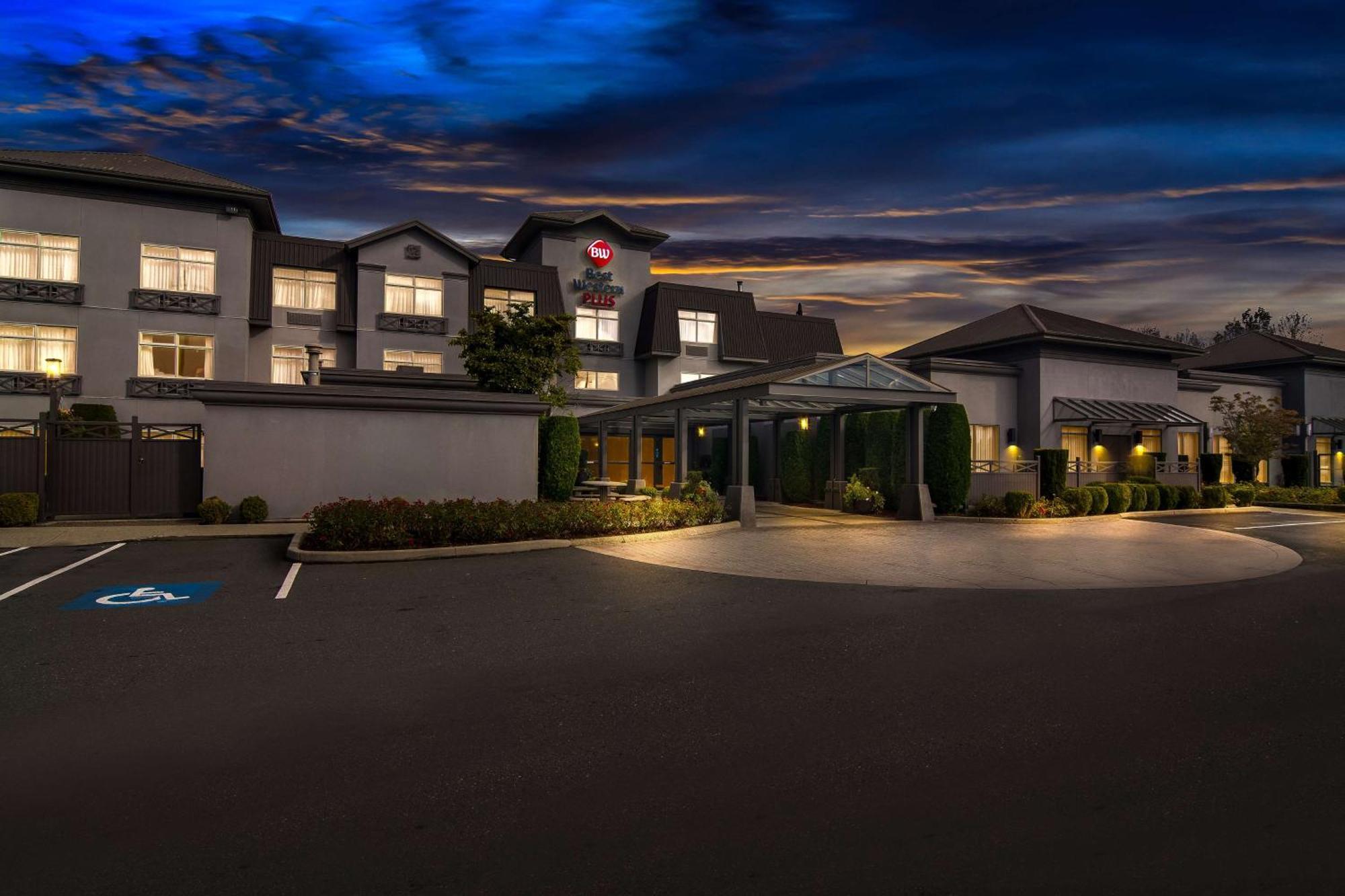Best Western Plus Pitt Meadows Inn & Suites Exterior foto